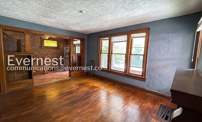700 Linwood Ave — Photo 5