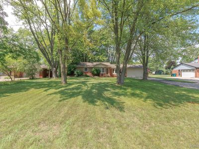 1853 Willowood Rd, Rochester Hills, MI, 48307