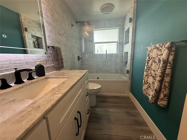 2447 Clarke Ave — Photo 9