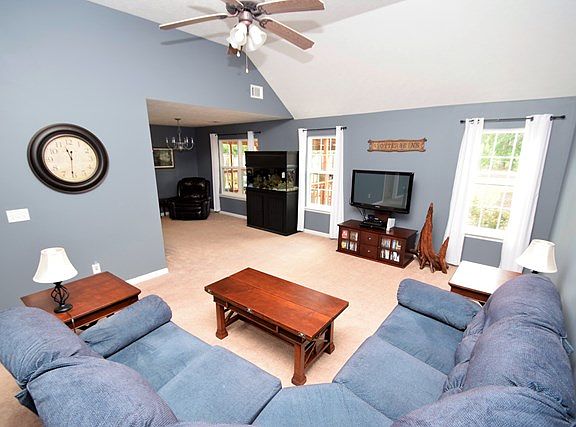 3rd image of 1032 Watsonia Dr