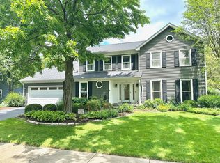 523 Cassin Rd, Naperville, IL 60565