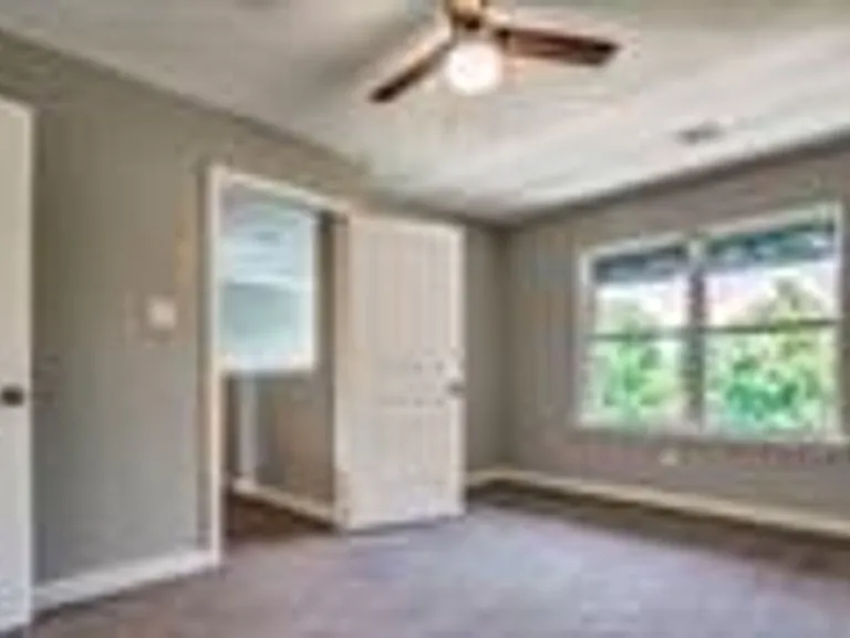 3258 Wexford Dr — Photo 6