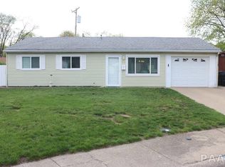 2 Galvin Ct, Pekin, IL 61554