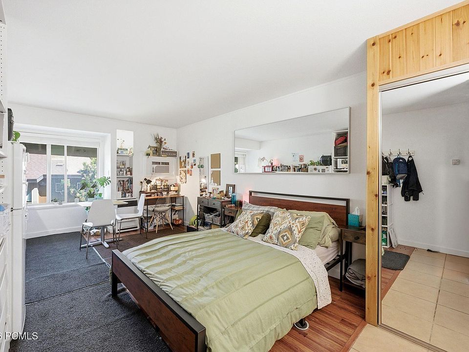 1st image of 2015 Prospector Ave #131
