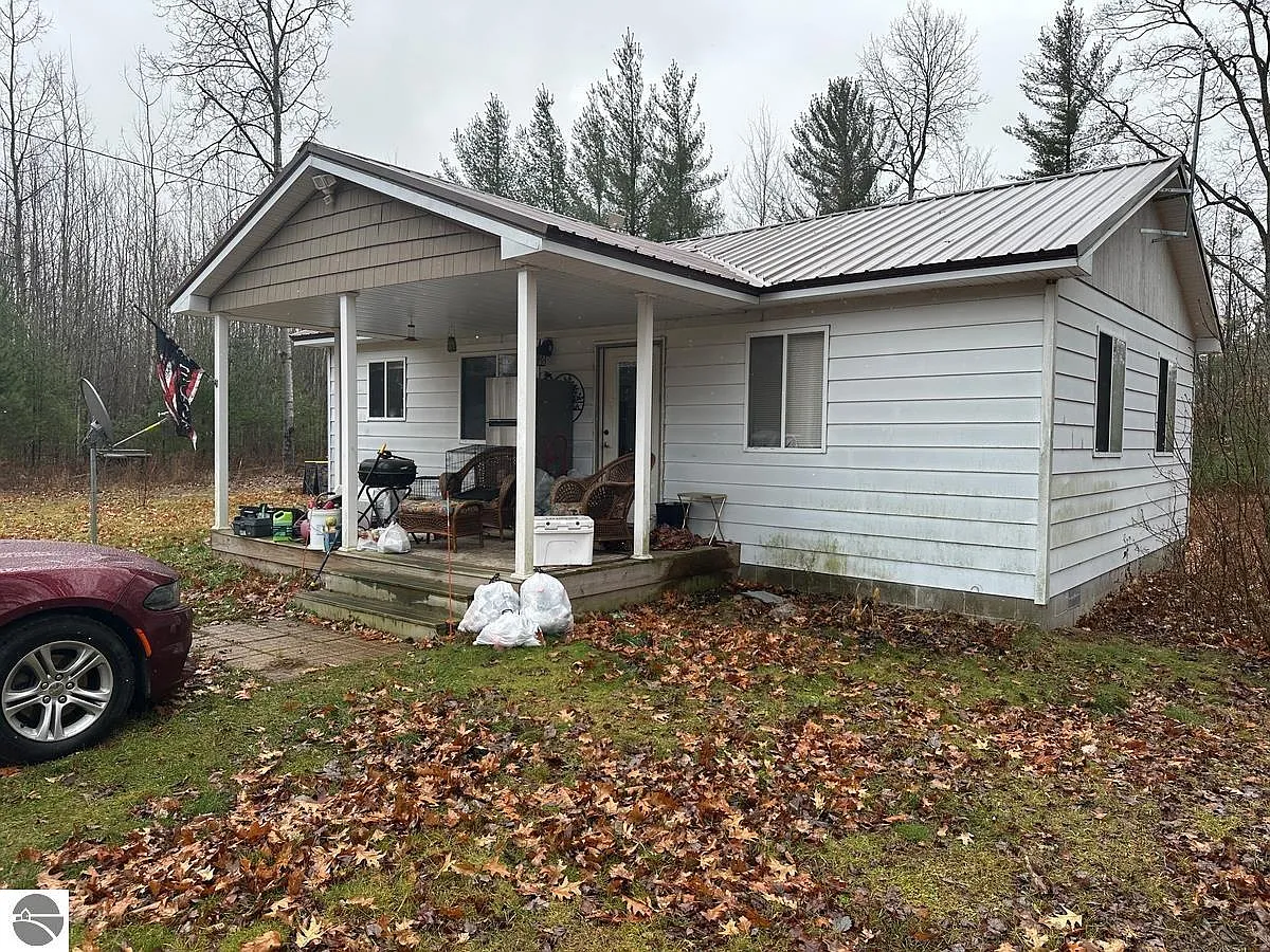 220 E Sanborn Rd photo 1