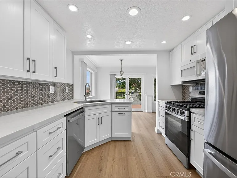 23412 Highcrest Rd — Photo 9