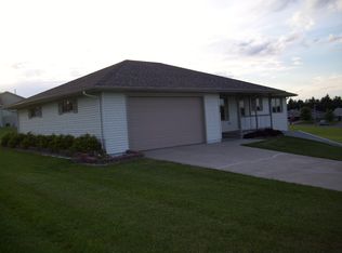 924 S Kelly Rd, Ellsworth, WI 54011