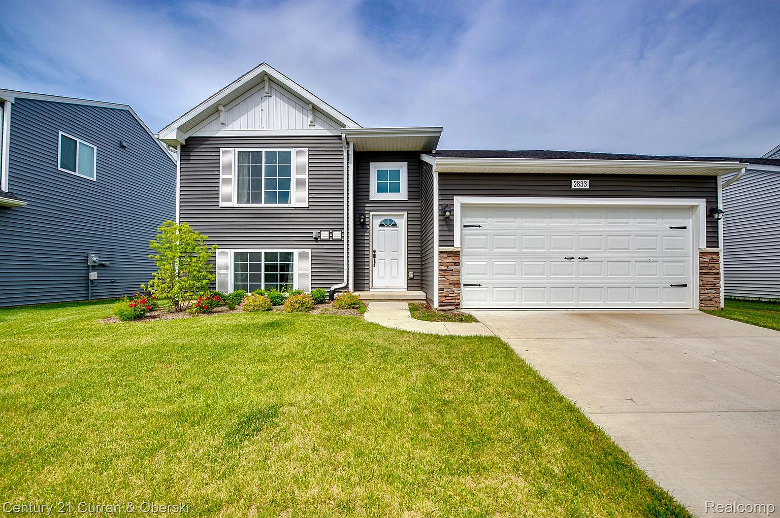 2833 Jordan River Dr photo 1