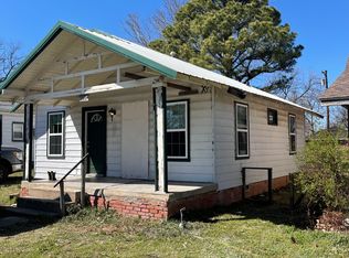 422 W 7th St, Ada, OK 74820