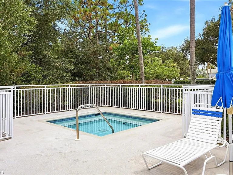 866 Carrick Bend Cir #202 — Photo 25