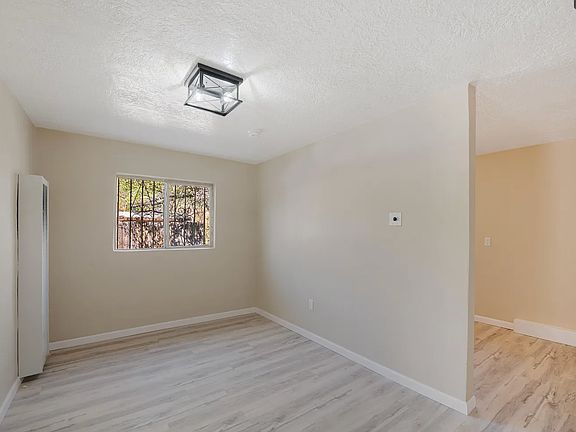 4th image of 709 Cromwell Ave SW