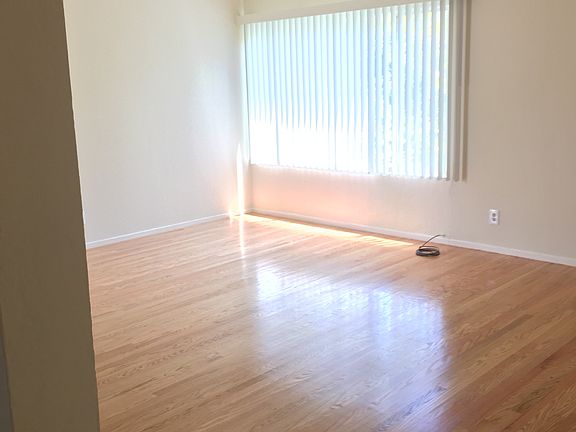 5th image of 822 Grove St APT 6