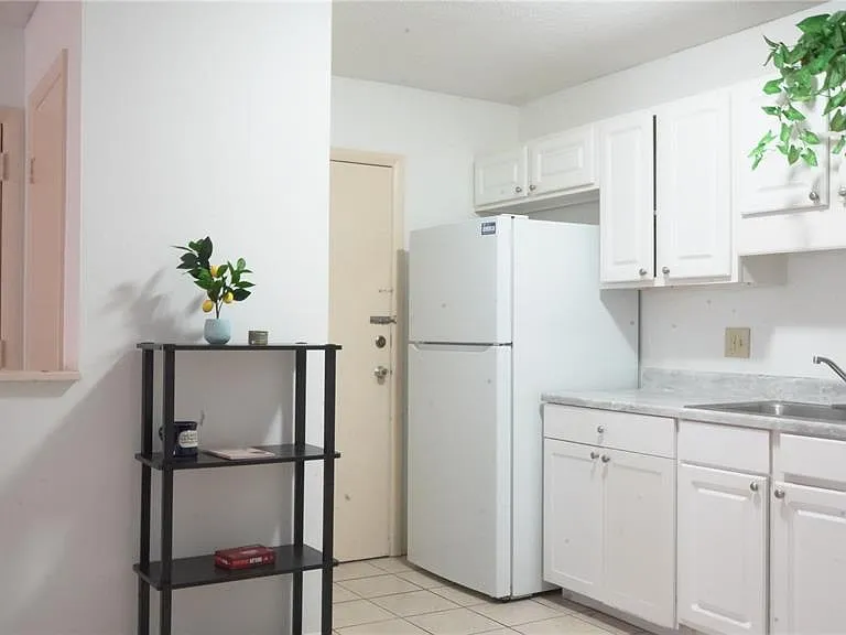 1700 SW 16th Ct #J4 — Photo 5