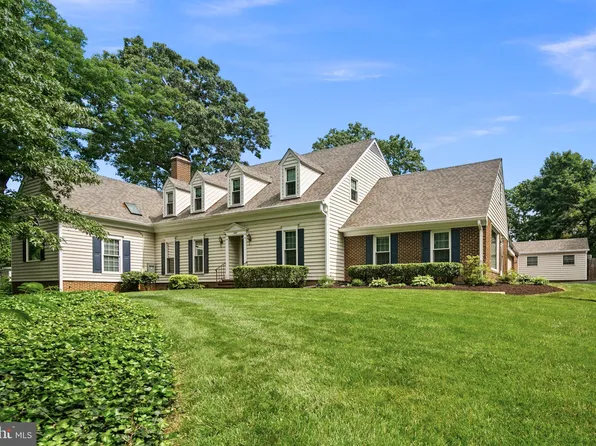 9223 Presidential Dr, Alexandria, VA 22309