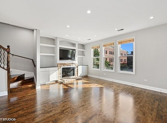5th image of 1023 N Kingsbury St