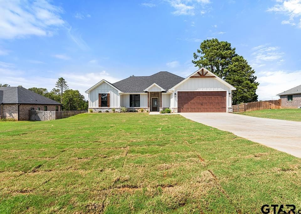 1st image of 18335 Timber Oaks Dr