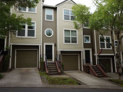 2738 NW Kennedy Ct, Portland, OR, 97229