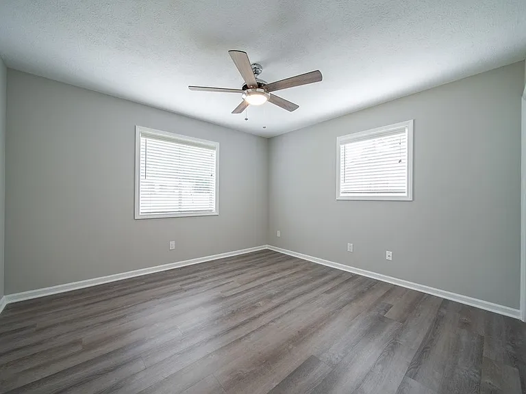 6040 Luna Dr — Photo 10