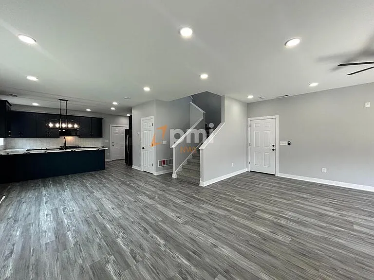 5212 Torrence Ave — Photo 3