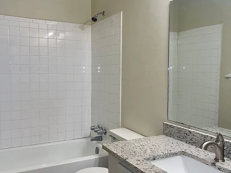 66 Darwin Dr — Photo 13