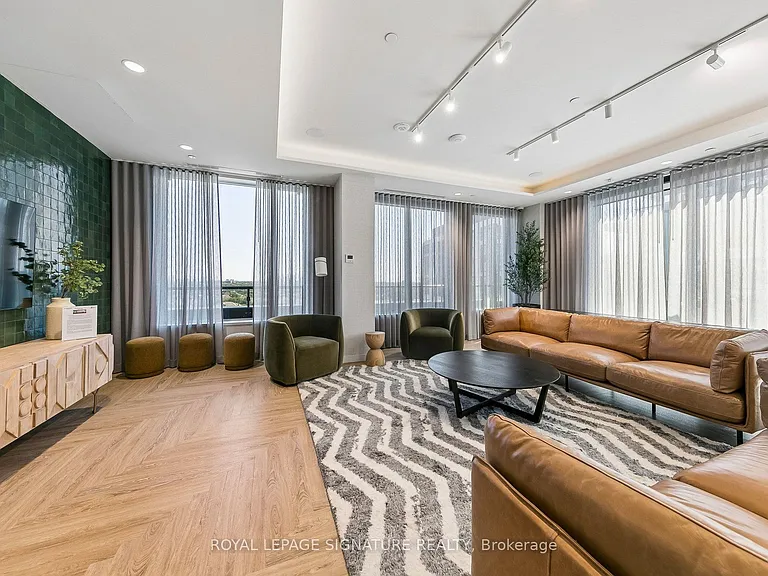 2495 Eglinton Ave W #908 — Photo 32