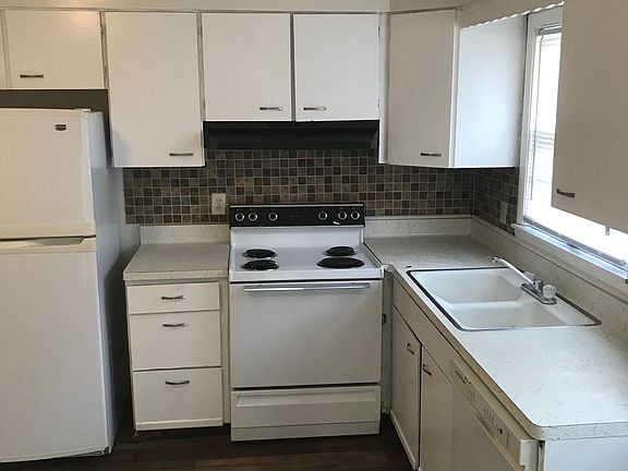 2nd image of 4400 Eastridge Dr APT 12