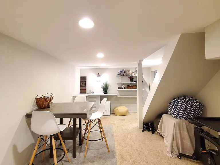 152 Selborne Chase — Photo 16