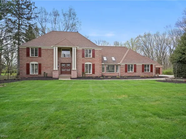 4132 Big Spruce Dr, Akron, OH 44333