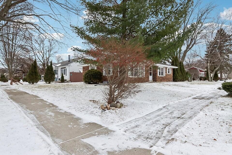 1st image of 3367 East Denton AVENUE