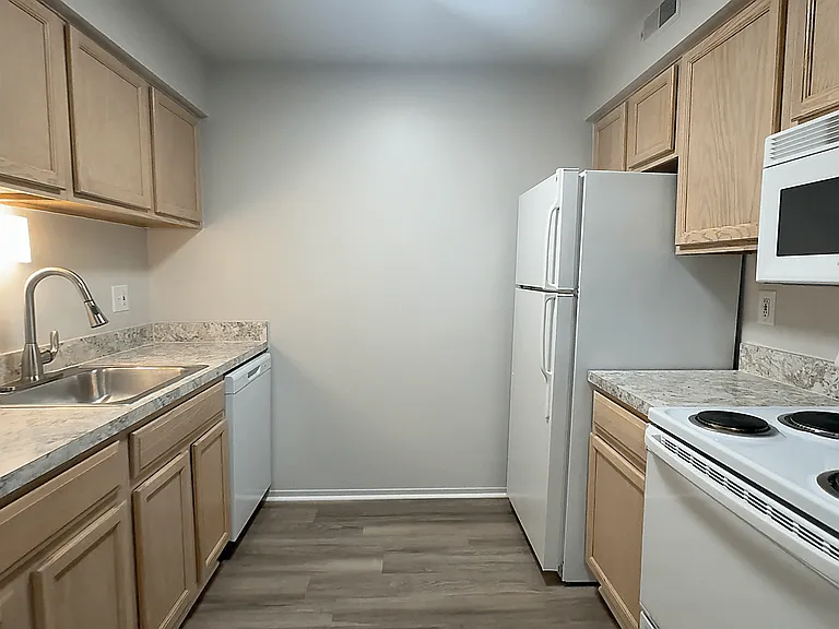 Prentiss Pointe Apartments — Photo 288