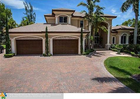 5th image of 6320 NW 71st Ter