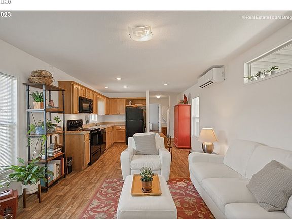 5th image of 4155 NE Three Mile Ln Unit 81
