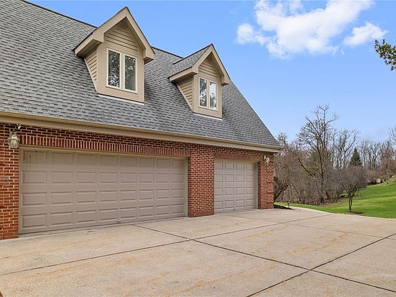 2nd image of 910 Settlers Ridge Rd
