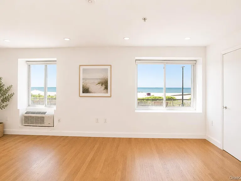 10 Franklin Blvd #205 — Photo 10