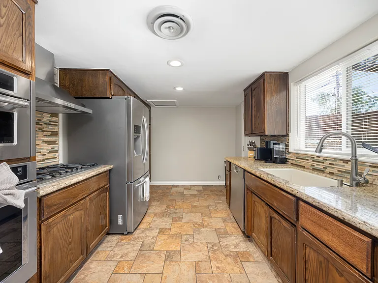 2803 Hawthorne Ave #B — Photo 15