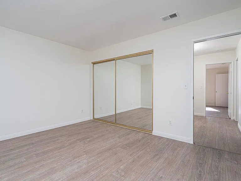 789 W 18th St #1A — Photo 27