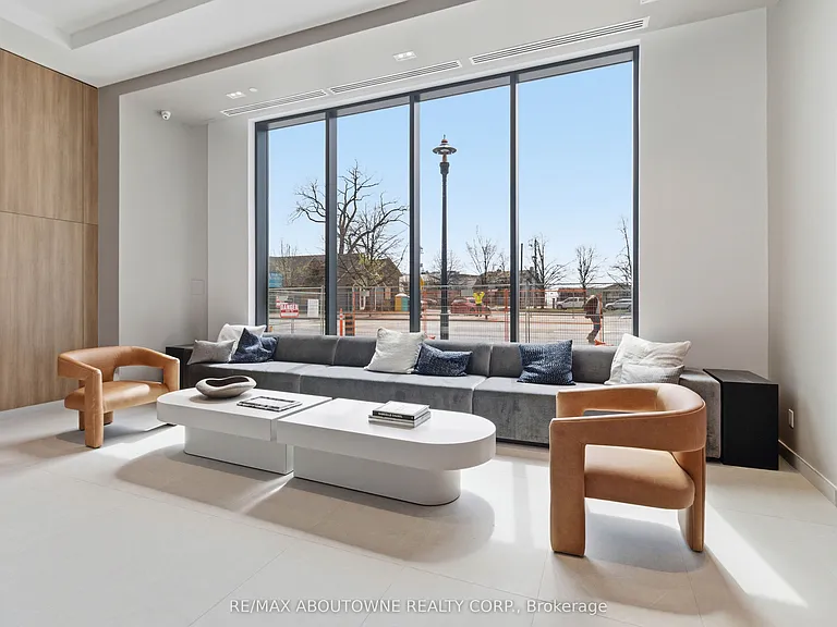 2075 Lakeshore Rd #1211 — Photo 24