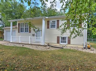 24 Barclay Ct, Decatur, IL 62526
