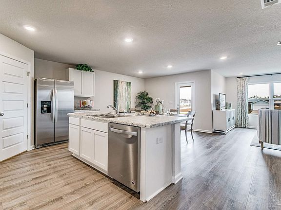 5th image of 1760 Paisleigh Dr