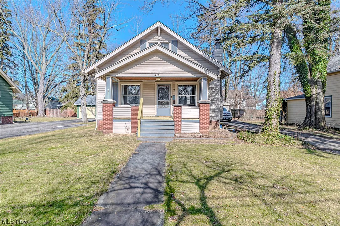 42 Hamilton St photo 1