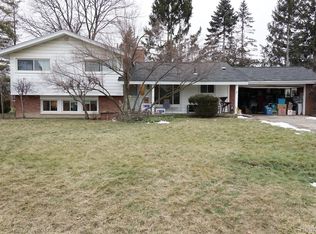 32270 Red Clover Rd, Farmington Hills, MI 48334