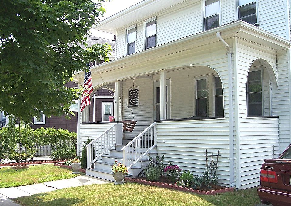 2nd image of 86 Surrey St