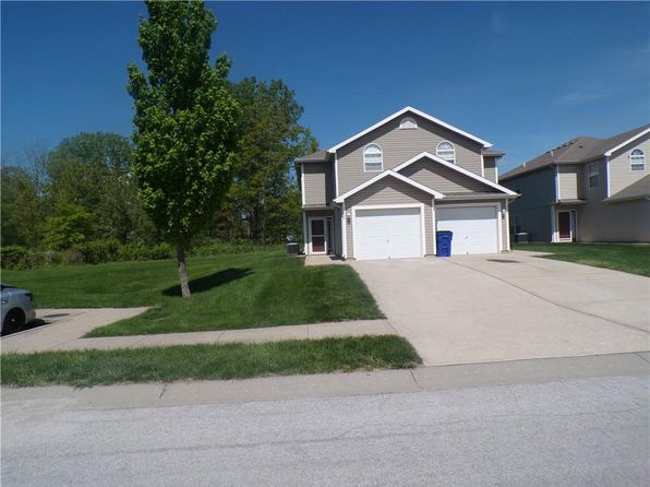 1538 SW Shelby Dr, Lees Summit, MO 64081