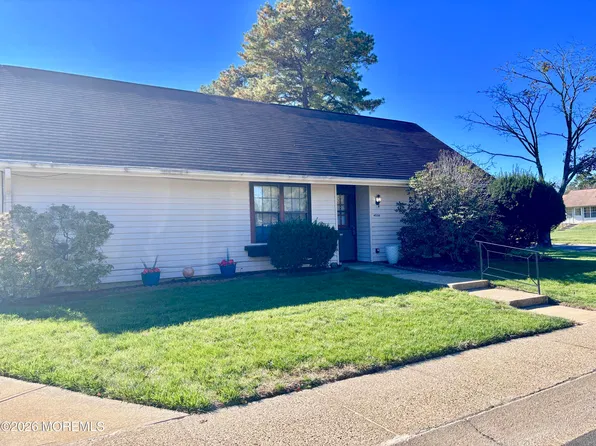 453A Chesterfield Ct, Manchester, NJ 08759
