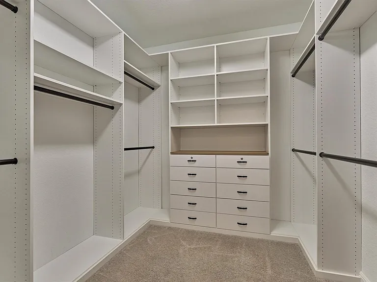 11 Shumard Oak Dr — Photo 22