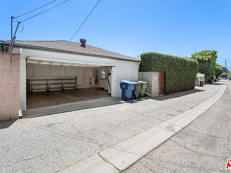 13207 Lake St — Photo 28