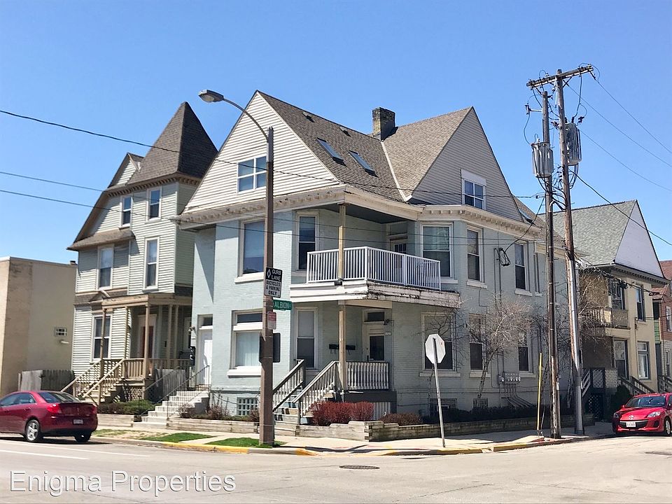 1st image of 1525 N Farwell Ave #A