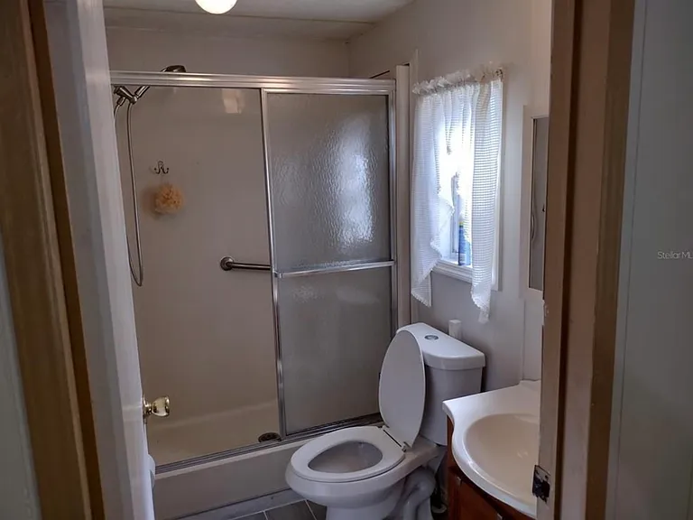 925 Beechwood Ave — Photo 4