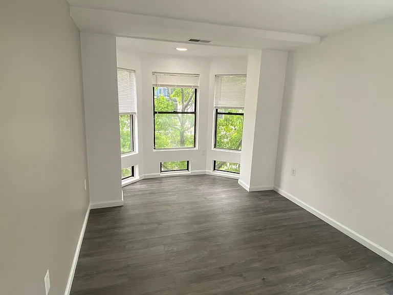 900 M St NW #302 — Photo 8