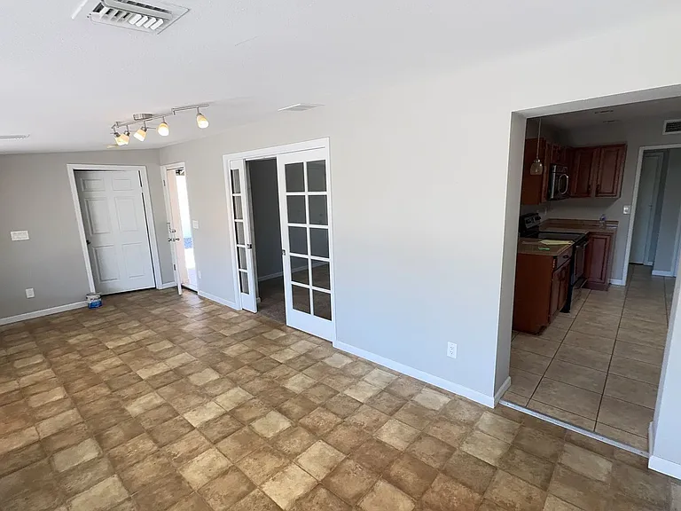 10819 W Connecticut Ave — Photo 9